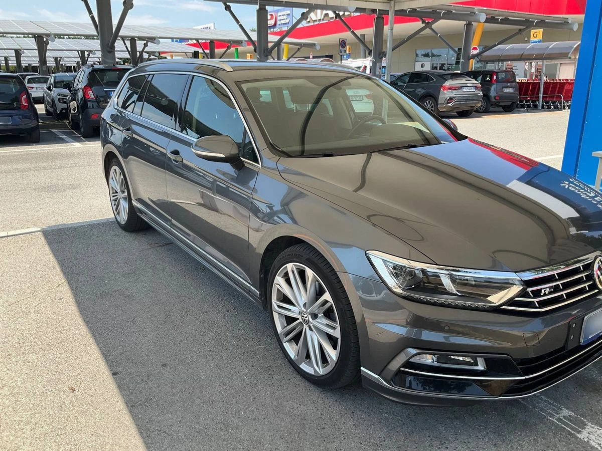 VW Passat 2.0TDI 190кс.* R-Line* 360 камери* Дистроник, снимка 4 - Автомобили и джипове - 55432827
