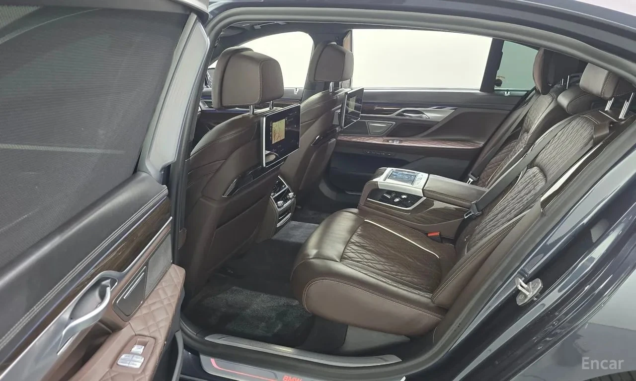 BMW 740 * 740Li xDrive * ФИКСИРАНА ЦЕНА* , снимка 12 - Автомобили и джипове - 56104230