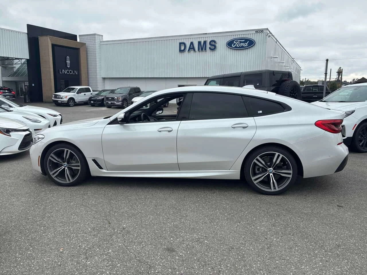 BMW 640 i xDrive* CARFAX* 360* ОБДУХВАНЕ* АВТОКРЕДИТ* , снимка 2 - Автомобили и джипове - 56192476