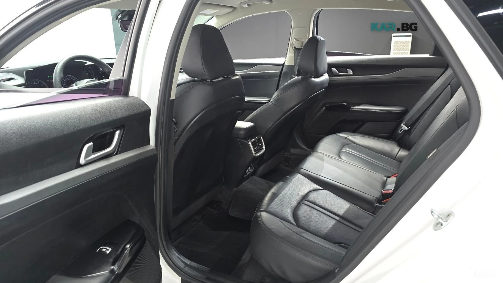 Kia K5 2.0 Trendy* DISTRONIC* ПОДГРЕВ* КАМЕРА* KEYLESS* , снимка 12 - Автомобили и джипове - 56222243