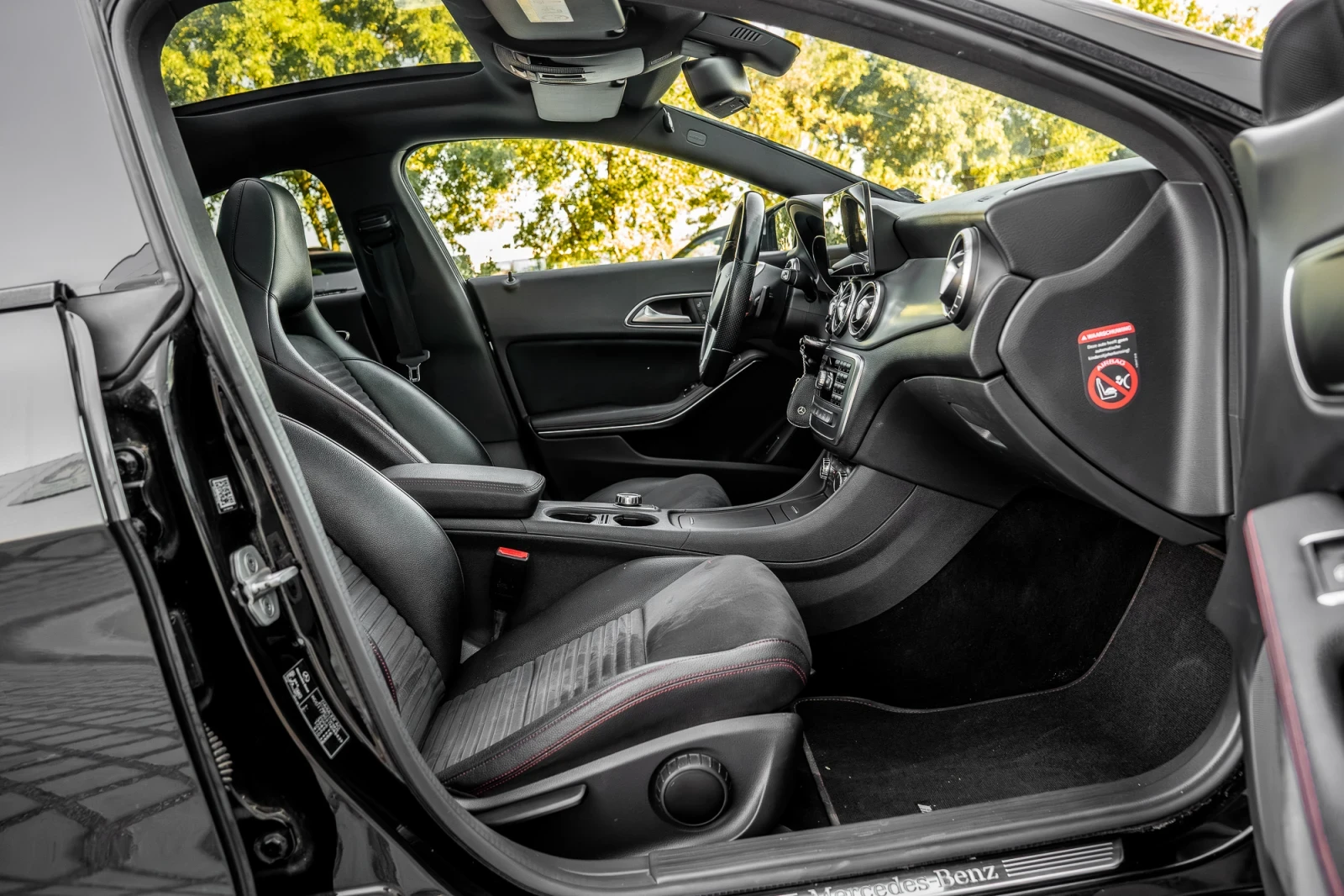 Mercedes-Benz CLA 220 Panorama , снимка 10 - Автомобили и джипове - 56222352
