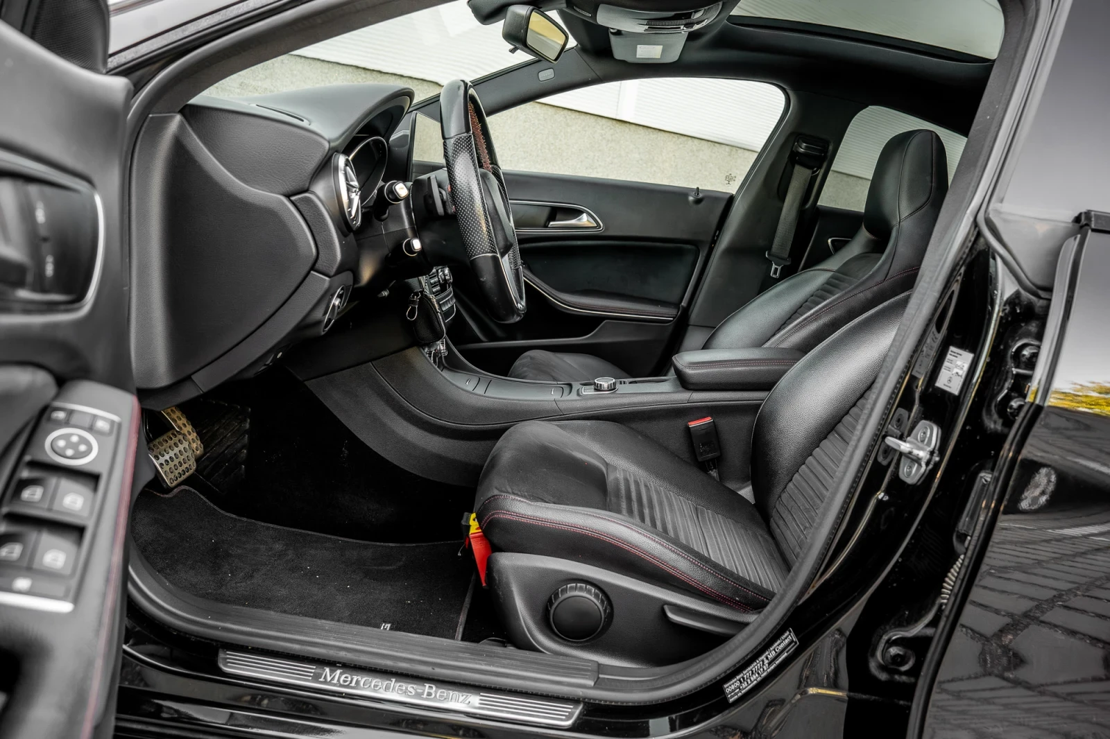 Mercedes-Benz CLA 220 Panorama , снимка 9 - Автомобили и джипове - 56222352