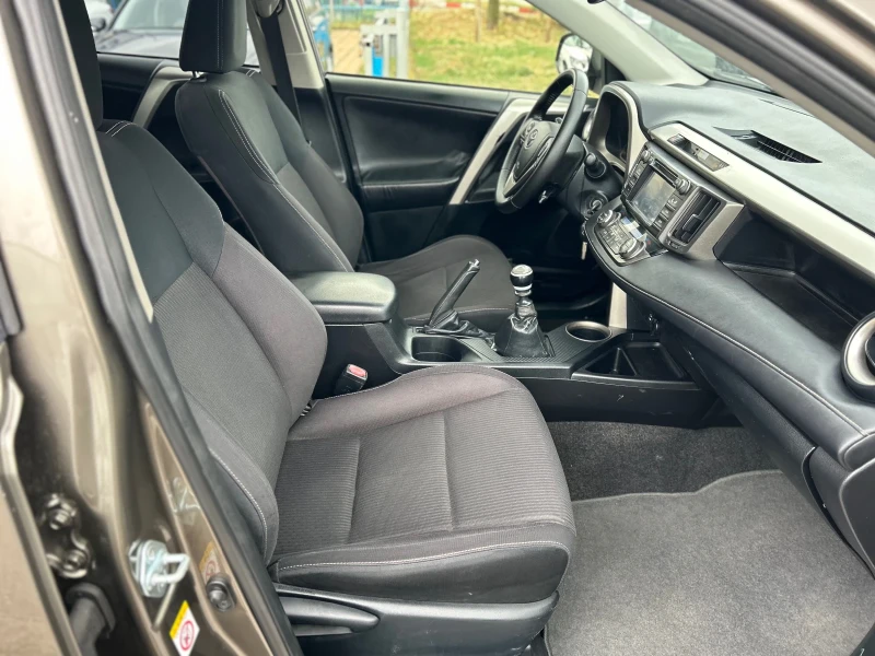 Toyota Rav4 D4D, снимка 12 - Автомобили и джипове - 51890033