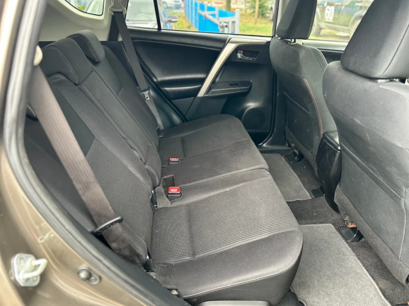 Toyota Rav4 D4D, снимка 11 - Автомобили и джипове - 51890033