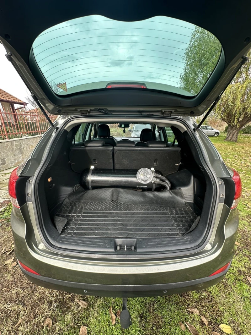 Hyundai IX35, снимка 10 - Автомобили и джипове - 52480157