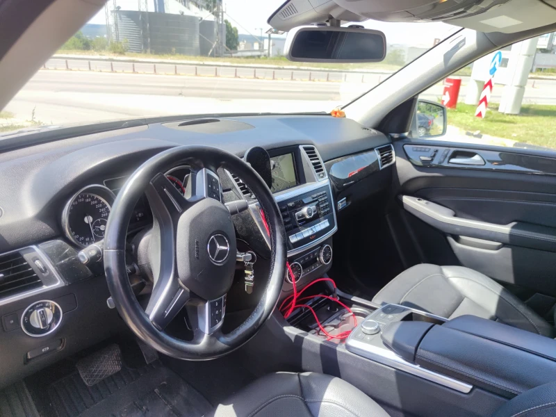 Mercedes-Benz ML 350 Реални КМ с CARFAX!, снимка 8 - Автомобили и джипове - 53065453