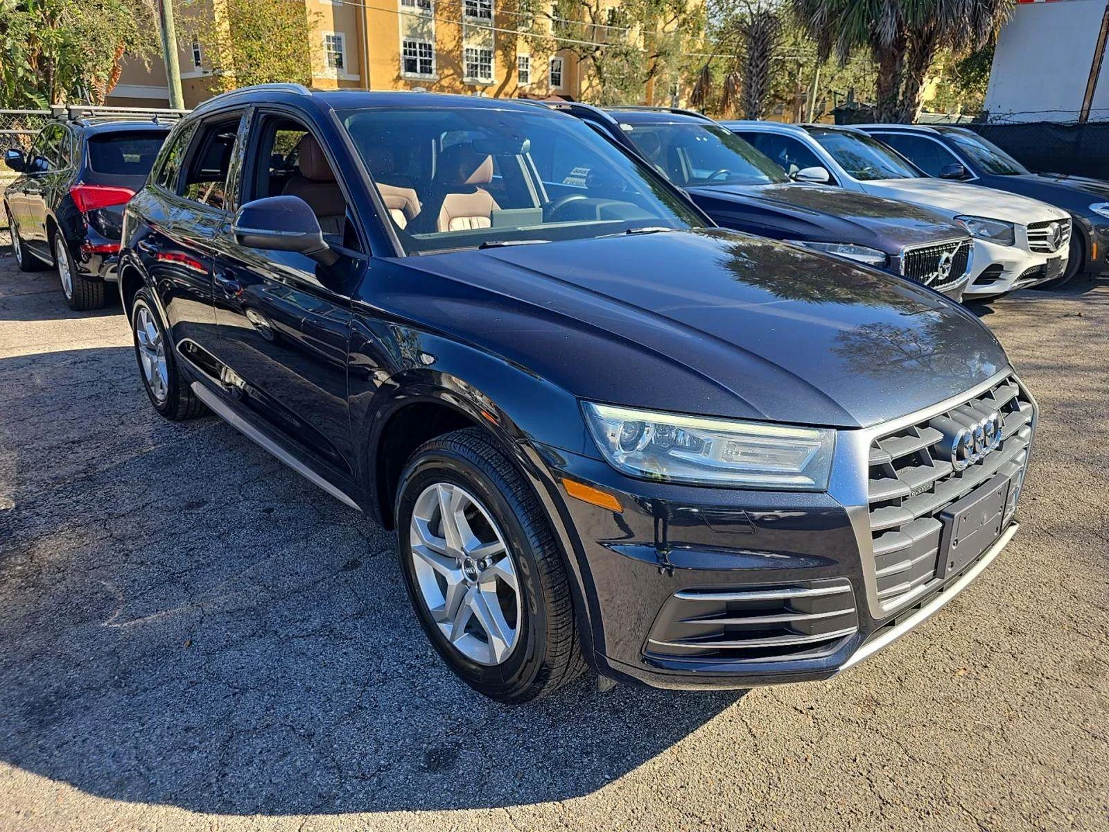 Audi Q5 Premium| ПАНОРАМА| KEYLESS - изображение 4