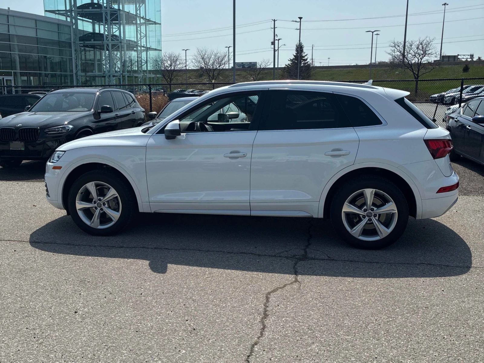 Audi Q5 CARFAX * АВТОКРЕДИТ * ПРОГНОЗНА ЦЕНА ДО БГ, снимка 2 - Автомобили и джипове - 54488904