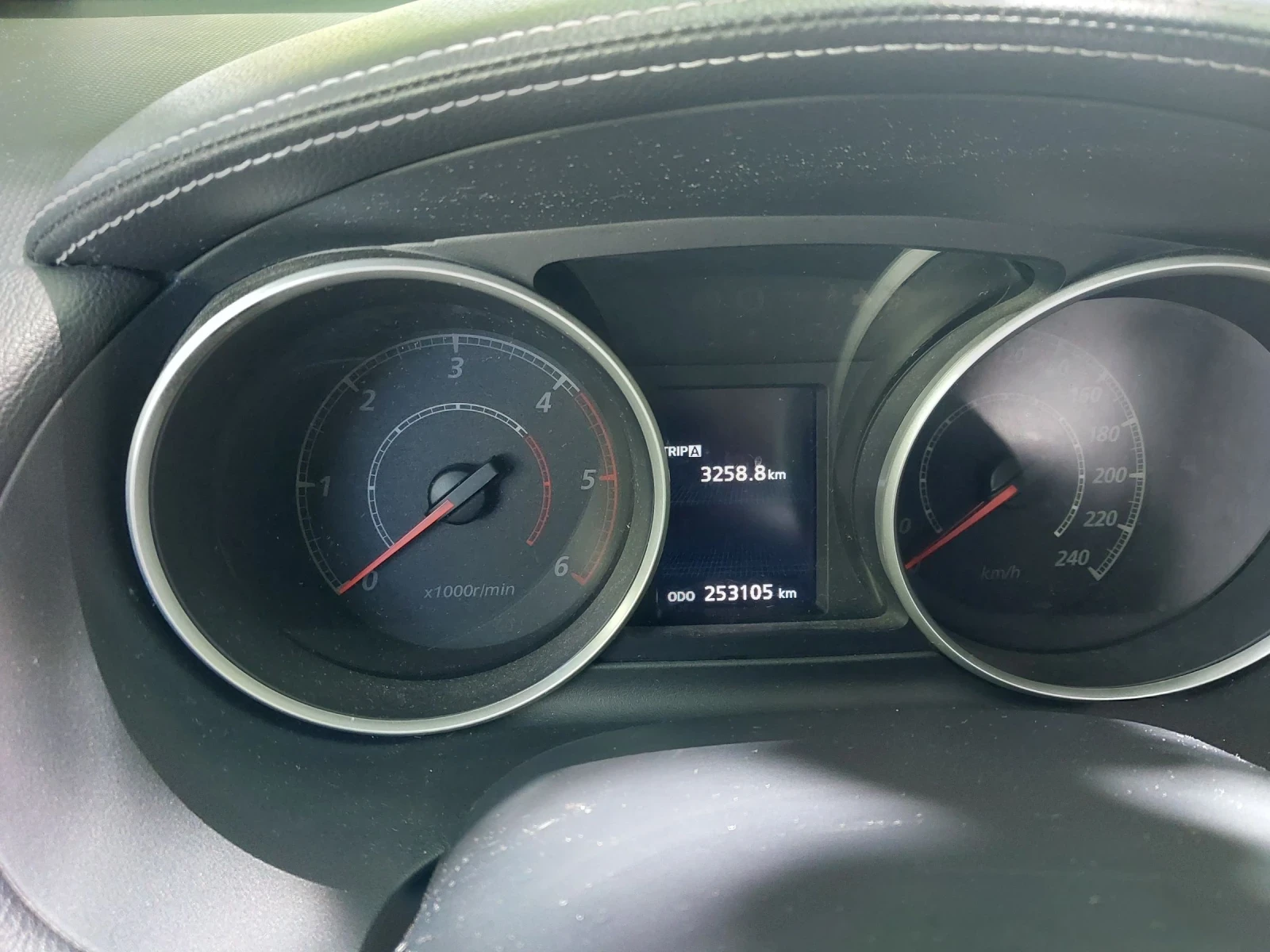 Mitsubishi Outlander, снимка 9 - Автомобили и джипове - 54808365