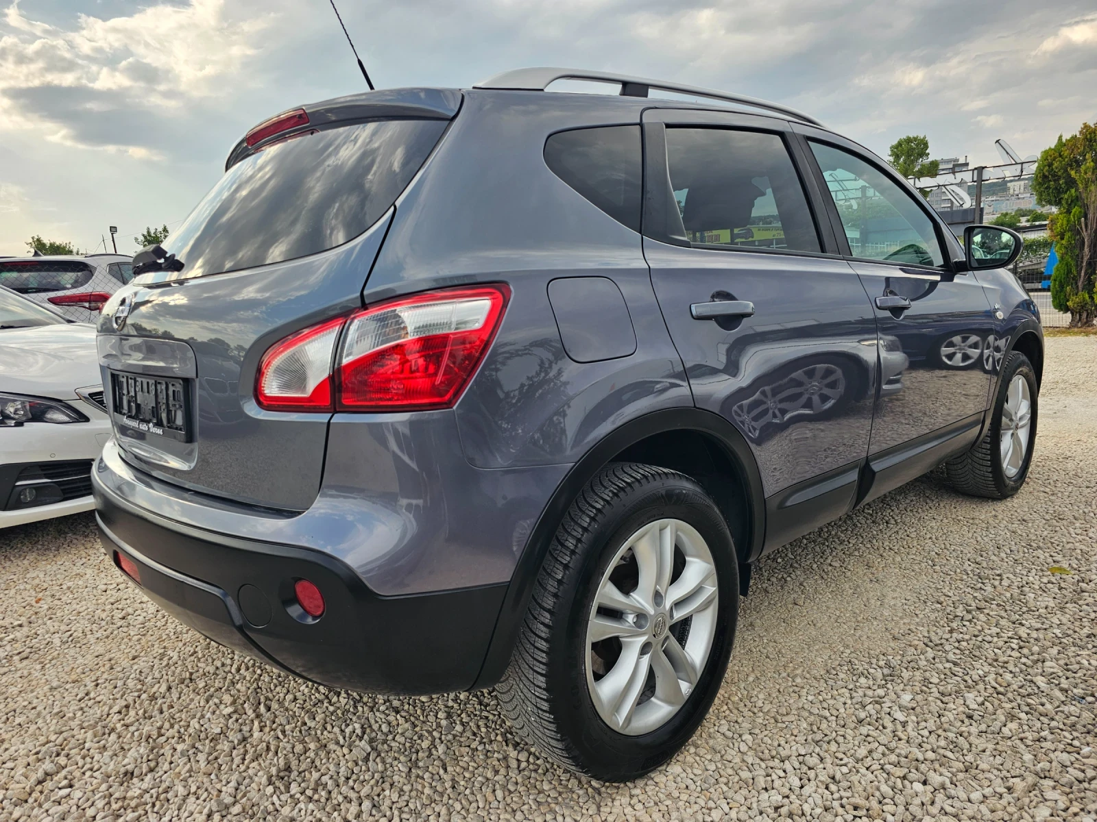 Nissan Qashqai 2.0i, 140�.�., 4�4  | Mobile.bg � ����������� 4