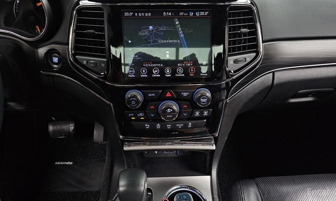 Jeep Grand cherokee 3.6* V6* 8ZF* ПОДГРЕВ* ОБДУХВАНЕ* КАМЕРА* ПАНОРАМА, снимка 8 - Автомобили и джипове - 55830466