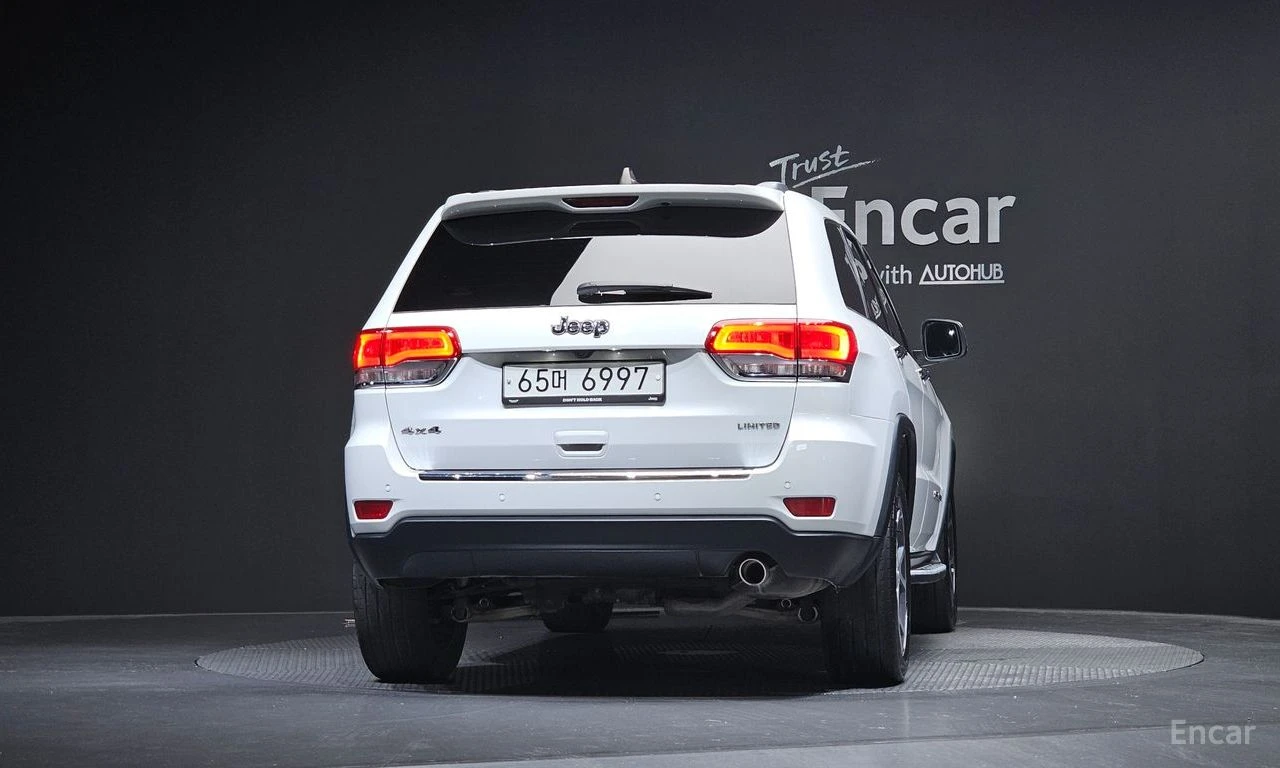 Jeep Grand cherokee 3.6* V6* 8ZF* ПОДГРЕВ* ОБДУХВАНЕ* КАМЕРА* ПАНОРАМА, снимка 4 - Автомобили и джипове - 55830466