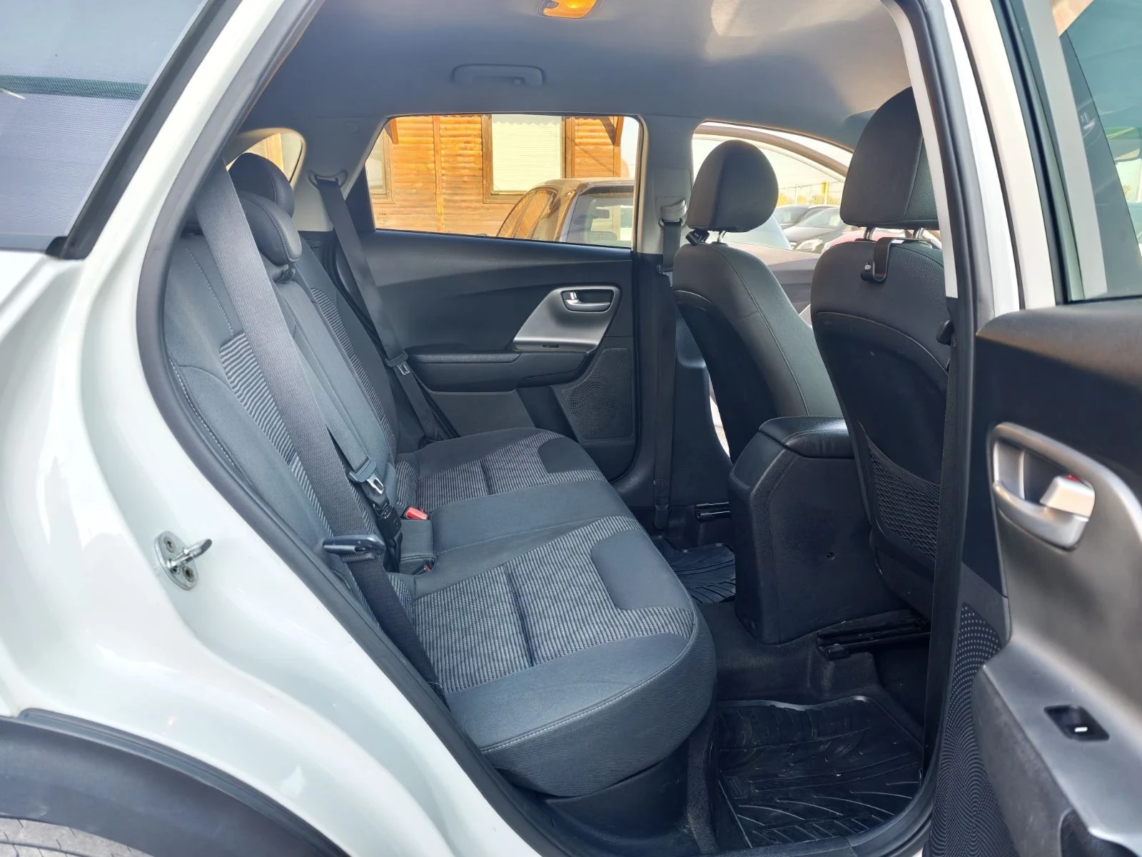 Kia Niro 1.6 GDI Hybrid 141 �. �.  | Mobile.bg � ����������� 9