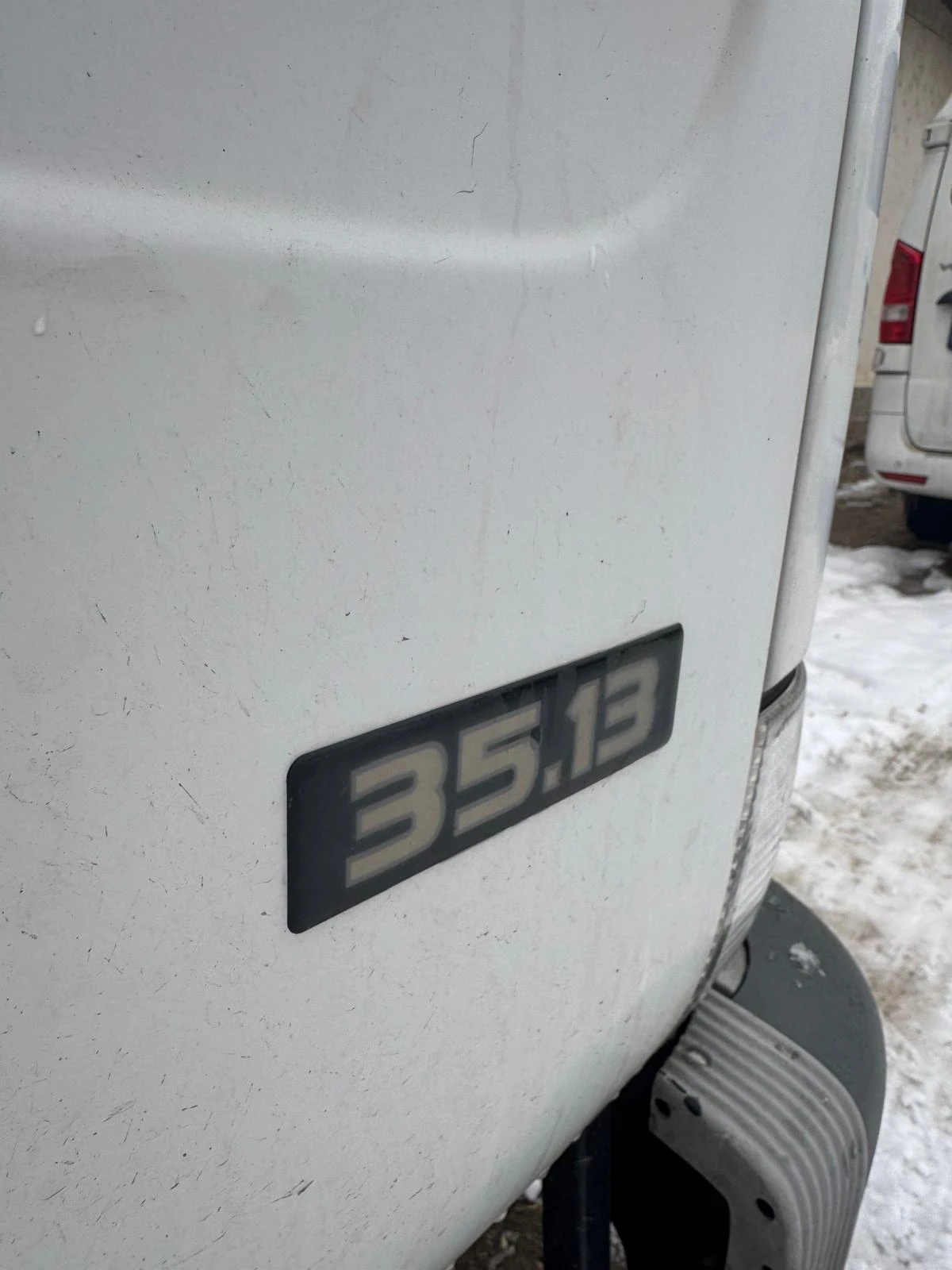 Nissan Capstar 3, 5 тона Самосвал с кран - изображение 4