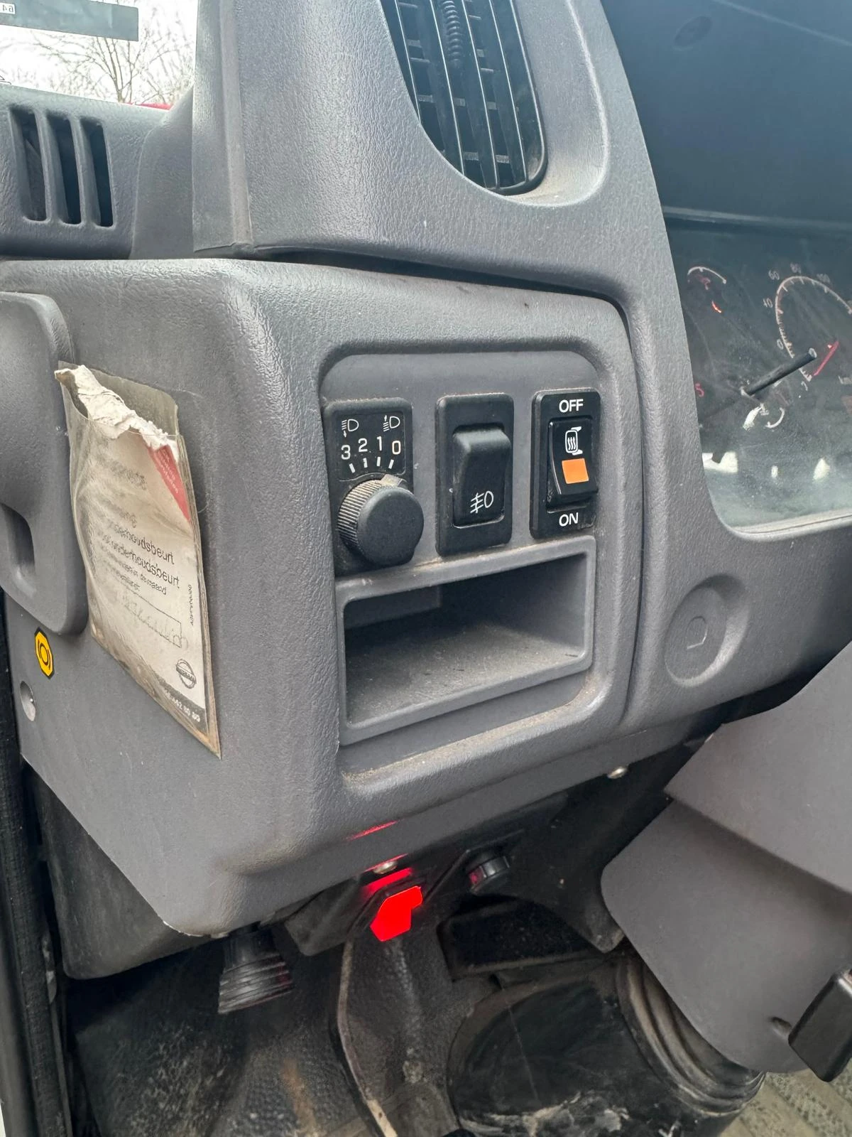 Nissan Capstar 3, 5 тона Самосвал с кран - изображение 7