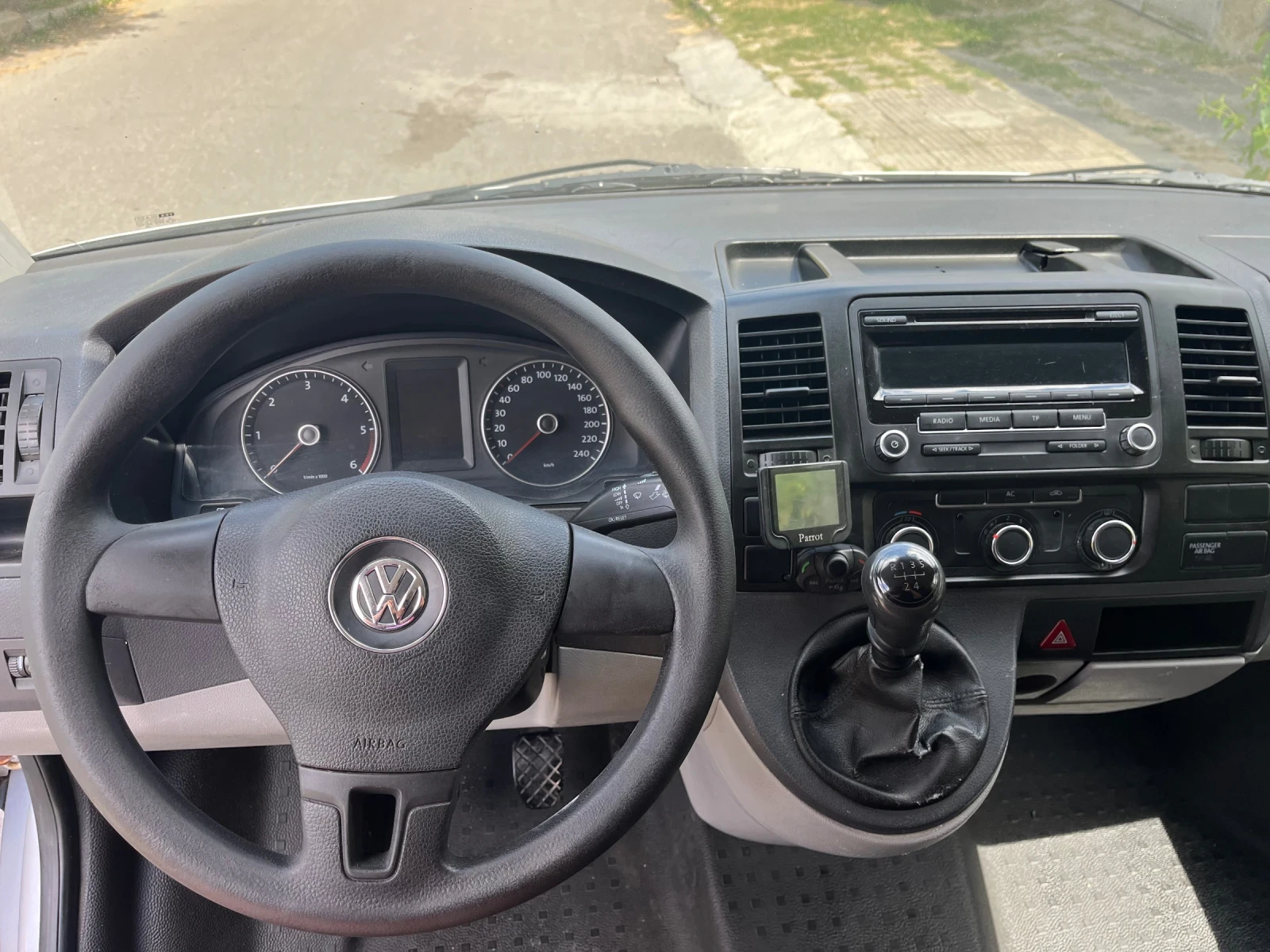 VW T5 2.0TDI КЛИМАТИК, снимка 8 - Бусове и автобуси - 55212674