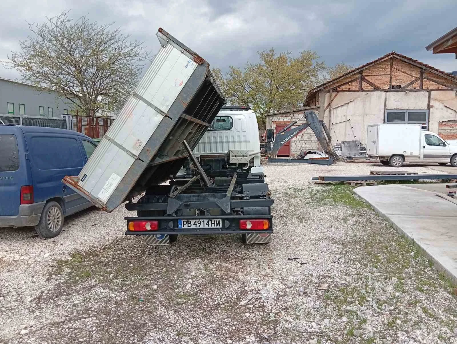 Nissan Kabstar Самосвал, снимка 7 - Камиони - 54155610