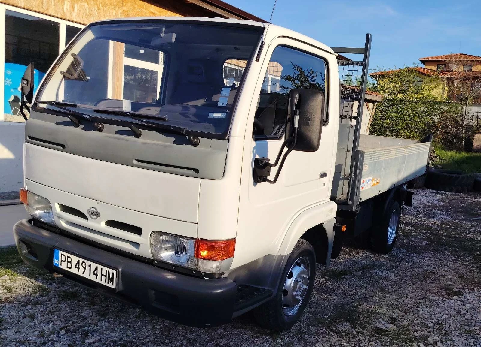 Nissan Kabstar Самосвал