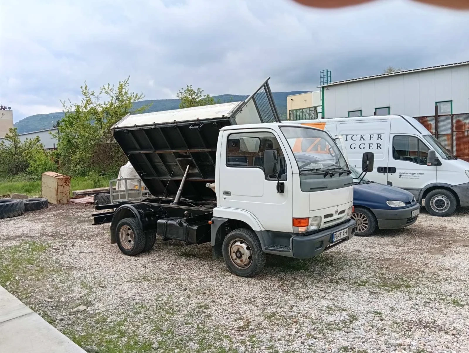 Nissan Kabstar Самосвал, снимка 5 - Камиони - 54155610