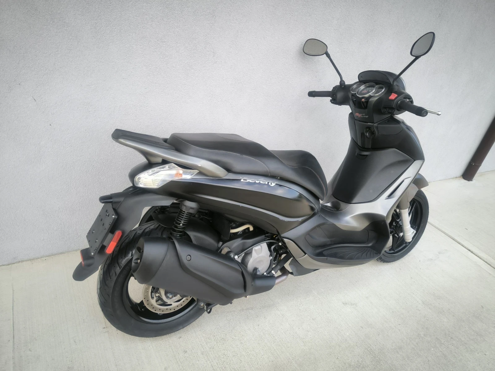 Piaggio Beverly 350 ie, ABS/ASR, 2018 година  - изображение 3
