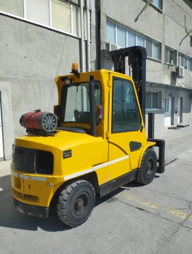      Hyster