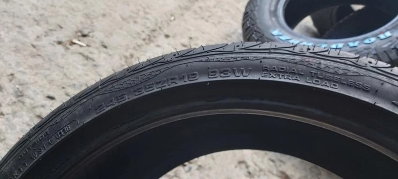 Гуми Летни 245/35R19, снимка 6 - Гуми и джанти - 33849672