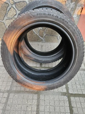 Гуми Зимни 275/40R19, снимка 3 - Гуми и джанти - 49228127