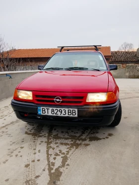 Opel Astra 1.4 Газ, снимка 1