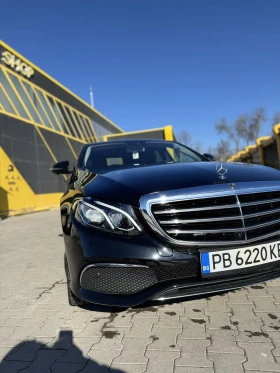 Mercedes-Benz E 220 4 MATIC, снимка 4