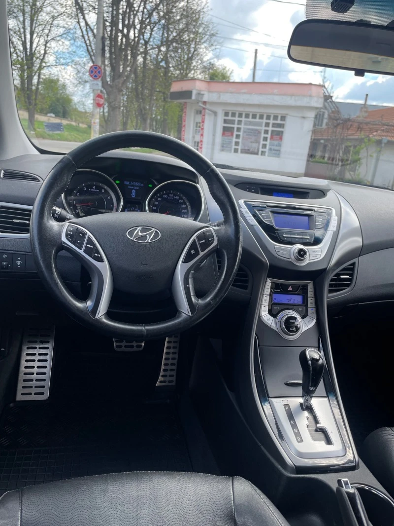 Hyundai Elantra, снимка 11 - Автомобили и джипове - 45158218