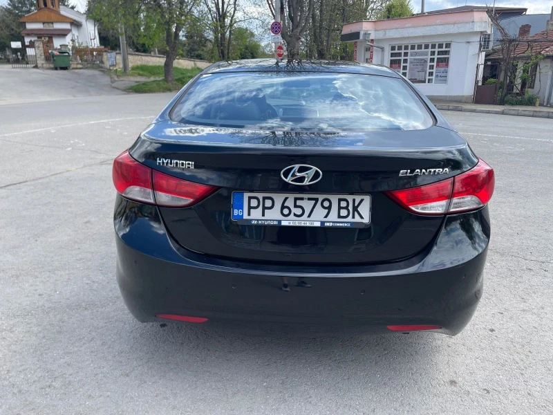 Hyundai Elantra, снимка 5 - Автомобили и джипове - 45158218