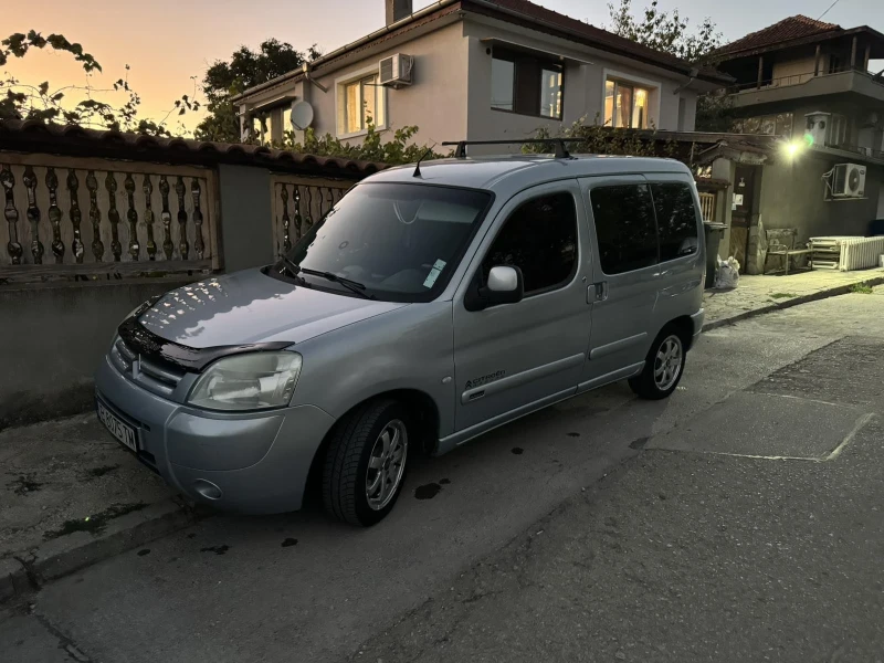 Citroen Berlingo Лек, снимка 1 - Автомобили и джипове - 47379372