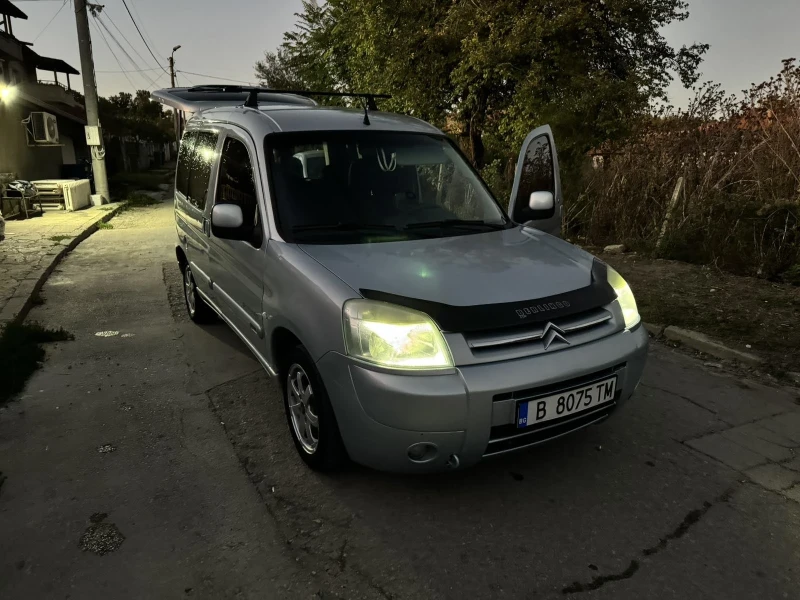 Citroen Berlingo Лек, снимка 11 - Автомобили и джипове - 47379372