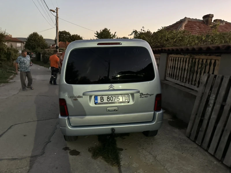 Citroen Berlingo Лек, снимка 3 - Автомобили и джипове - 47379372