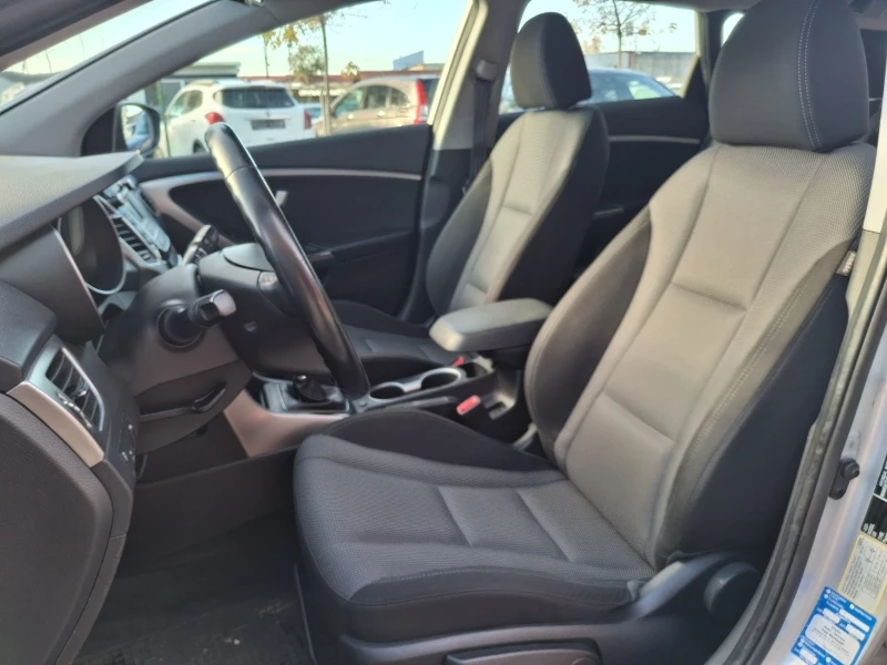 Hyundai I30 1.6, снимка 11 - Автомобили и джипове - 52132615