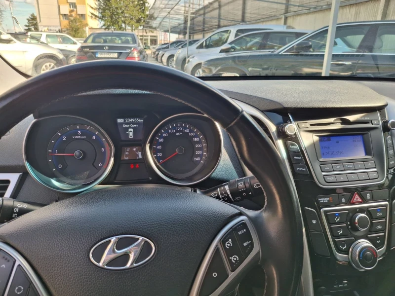 Hyundai I30 1.6, снимка 12 - Автомобили и джипове - 52132615