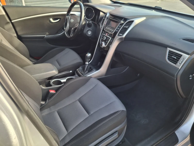 Hyundai I30 1.6, снимка 9 - Автомобили и джипове - 52132615