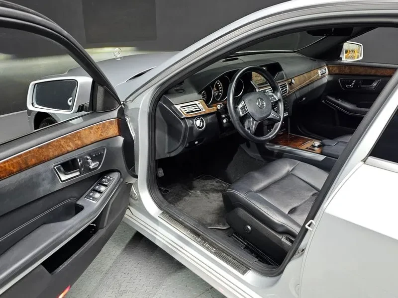 Mercedes-Benz E 200 W212 E200 Elegance, снимка 10 - Автомобили и джипове - 55111002