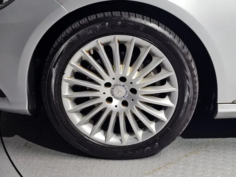 Mercedes-Benz E 200 W212 E200 Elegance, снимка 5 - Автомобили и джипове - 55111002