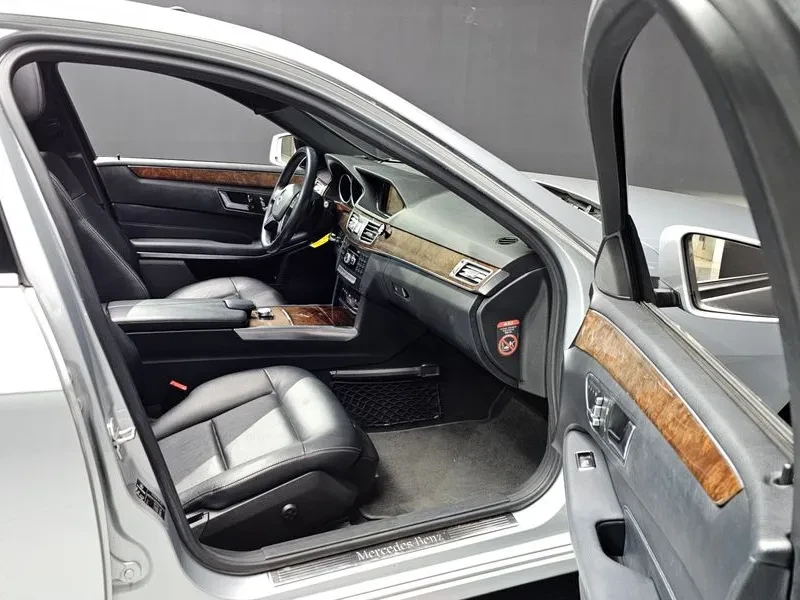 Mercedes-Benz E 200 W212 E200 Elegance, снимка 11 - Автомобили и джипове - 55111002