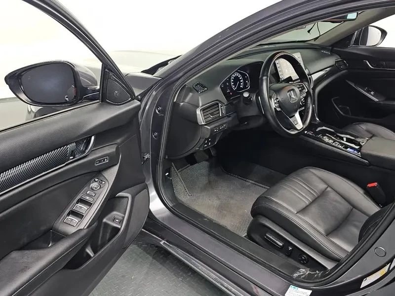 Honda Accord 2.0 Hybrid Touring, снимка 9 - Автомобили и джипове - 55815247
