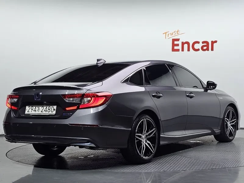 Honda Accord 2.0 Hybrid Touring, снимка 2 - Автомобили и джипове - 55815247