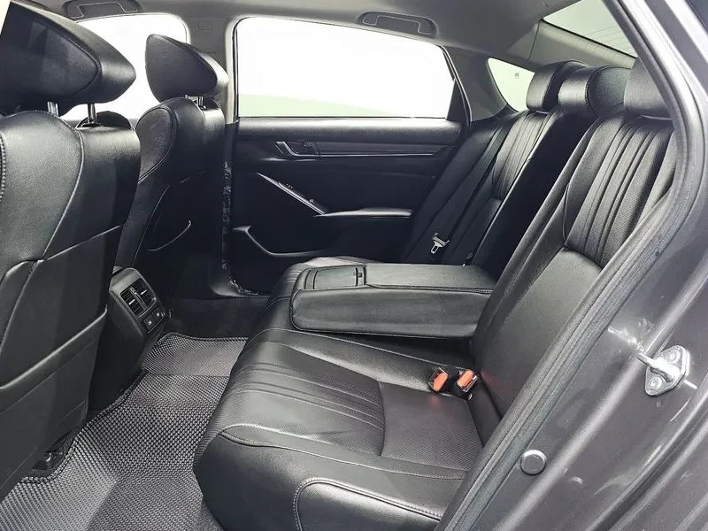 Honda Accord 2.0 Hybrid Touring, снимка 10 - Автомобили и джипове - 55815247