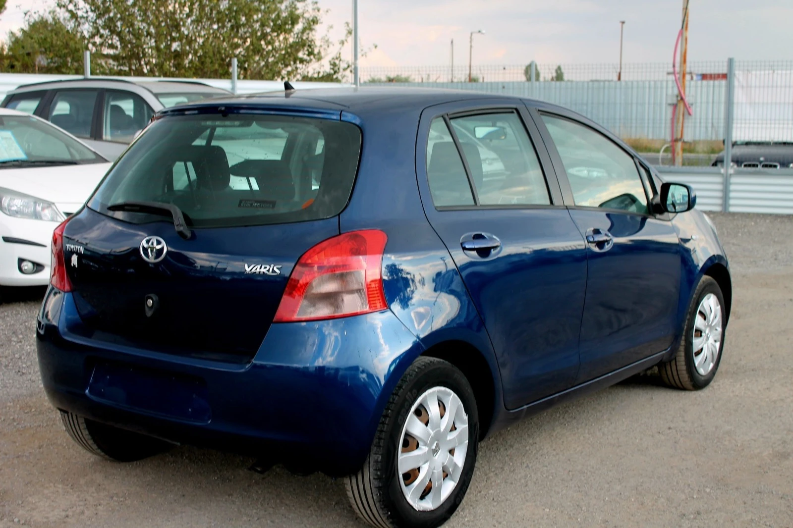 Toyota Yaris 1.3i  - изображение 4