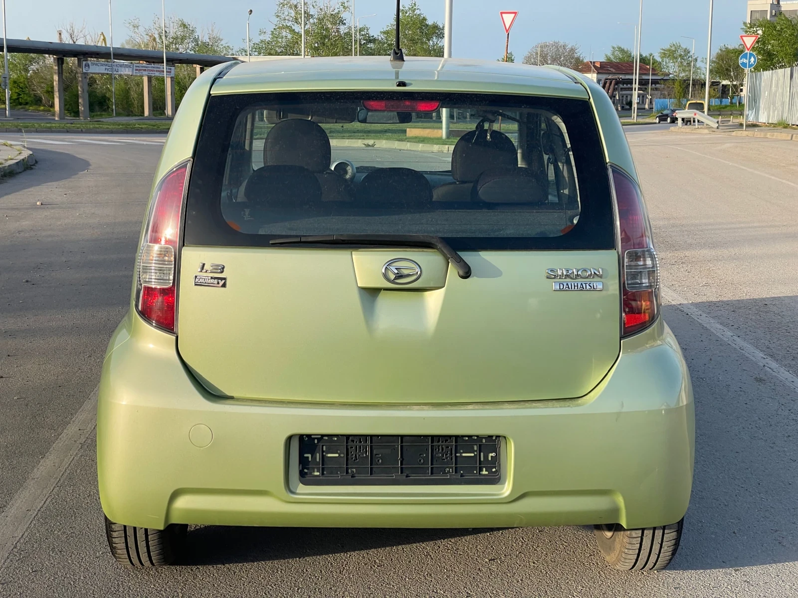 Daihatsu Sirion 1.3 БЕНЗИН с ВЕРИГА, 4 ВРАТИ, КЛИМАТИК - изображение 4
