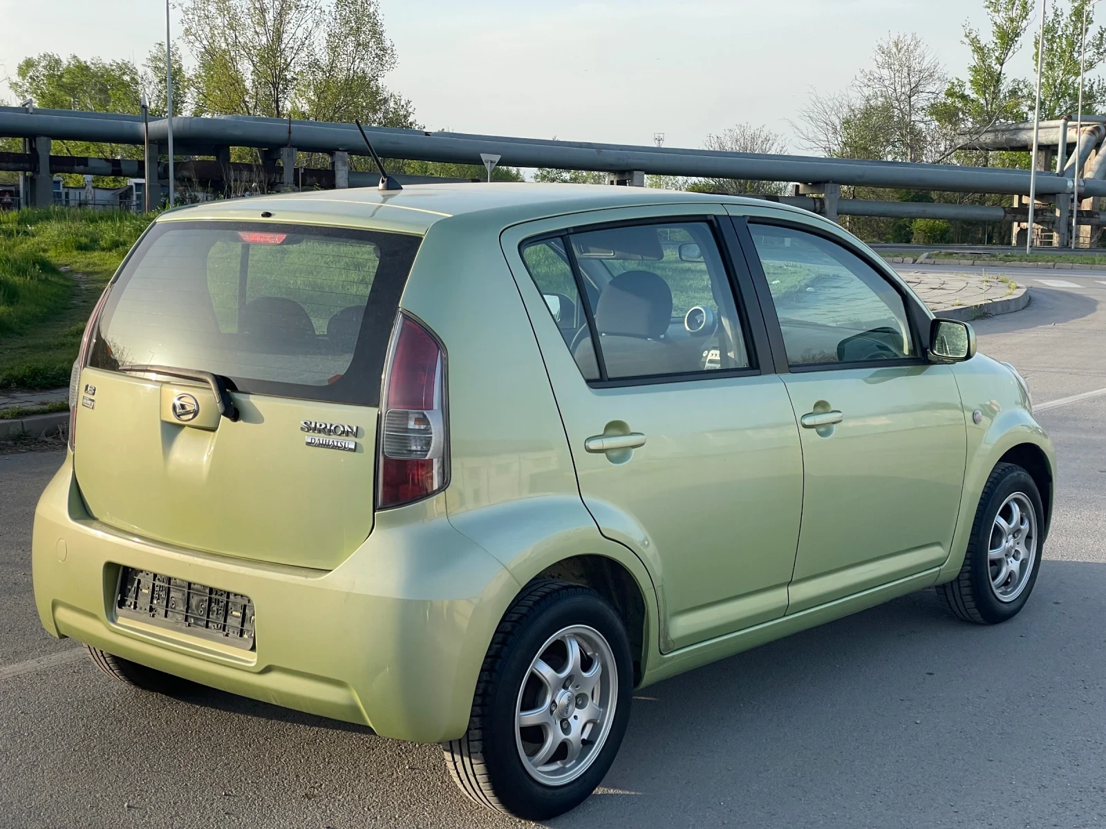 Daihatsu Sirion 1.3 БЕНЗИН с ВЕРИГА, 4 ВРАТИ, КЛИМАТИК - изображение 3