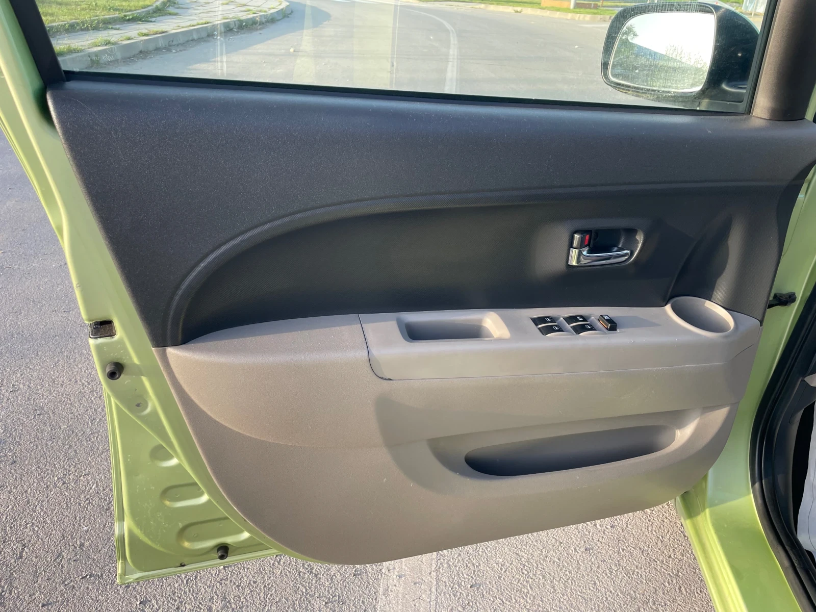 Daihatsu Sirion 1.3 БЕНЗИН с ВЕРИГА, 4 ВРАТИ, КЛИМАТИК - изображение 6