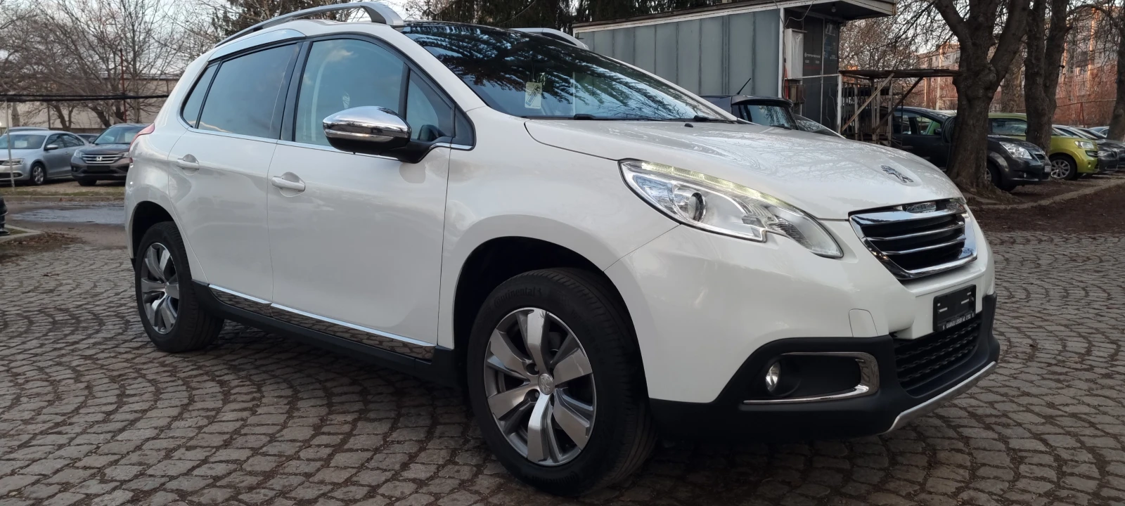 Peugeot 2008 1.6i * ALLURE* * PANORAMA* * ОБСЛУЖЕН* * SWISS*  - изображение 3