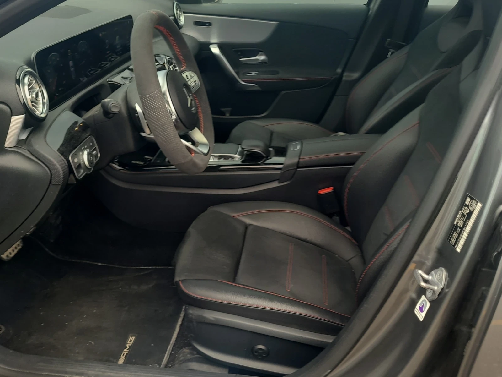 Mercedes-Benz A 250 AMG Line - изображение 2