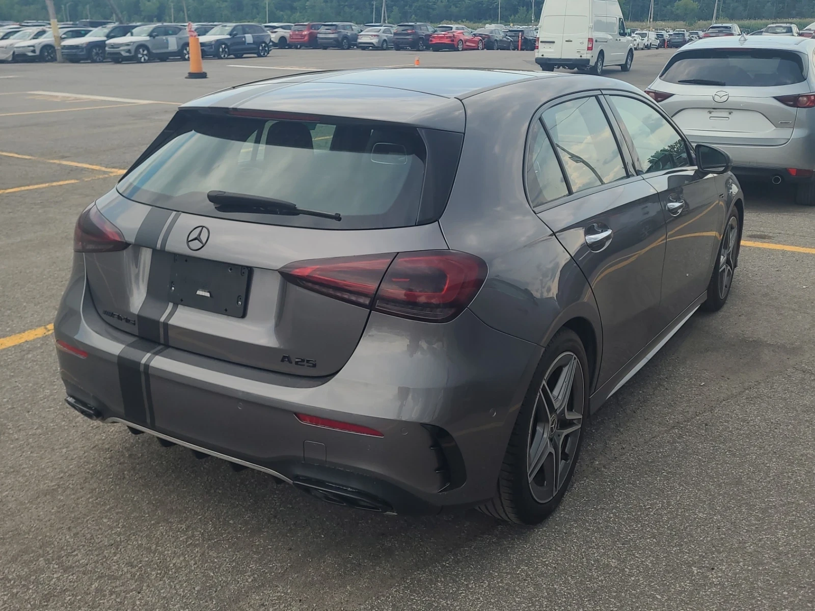 Mercedes-Benz A 250 AMG Line - изображение 9